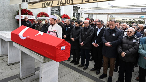 Kaligrafi sanatçısı Etem Çalışkan son yolculuğuna uğurlandı
