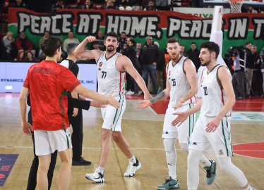 Yabancısız Karşıyaka ligde Galatasaray önünde