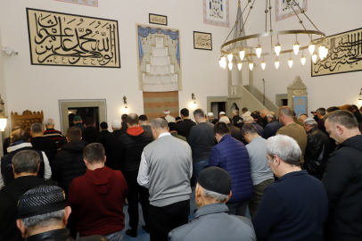 Keşan'da restorasyonun ardından 5 asırlık camide ilk teravih namazı kılındı