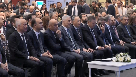 İstanbul - Bakan Bolat: Tekstil ihracatında 1 milyar 570 milyon doları 2 ayda aştık