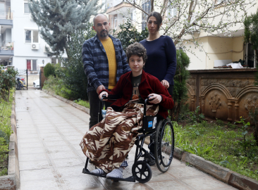 Balkondan düşen Metehan, iyileşip, okuluna ve arkadaşlarına kavuşmak istiyor