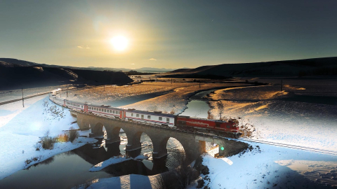 Turistik Doğu Ekspresi'nin Erzurum geçişi, dronla görüntülendi