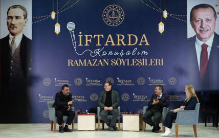 Bakan Tekin, iftarda öğrencilerle buluştu
