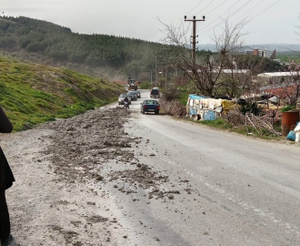 Yola beton döken kamyonun sahibi firmaya ceza
