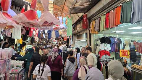 Tarihi Uzun Çarşı'da Ramazan Bayramı yoğunluğu