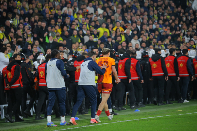 Derbide son anlarda saha karıştı/ Fotoğraf eklendi