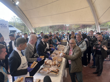 Kağıthane’de 3 ton balık ekmek dağıtıldı