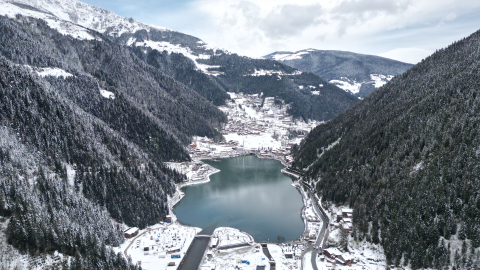 Uzungöl’de nisan karı güzelliği