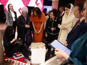 Emine Erdoğan, ADF'ye katılan lider eşlerine Anadolu'nun kültürel mirasını tanıttı