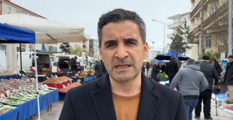 Ürünleri çöpe döken 2 pazarcının yer tahsisi iptal edildi