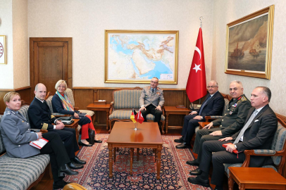 Bakan Güler, Almanya Genelkurmay Başkanı Orgenera Breuer’i kabul etti
