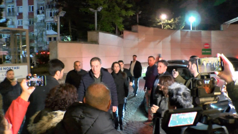 İstanbul - DEM Parti Eş Genel Başkanları, Önder'in tedavi gördüğü hastaneye geldi