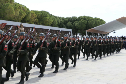 Çanakkale Kara Savaşları'nın 110'uncu yıl dönümünde şehitler anıldı
