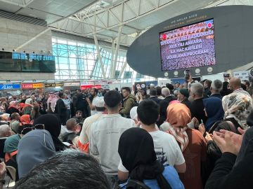 Ankara'dan ilk hac kafilesi dualarla uğurlandı