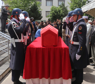 Şehit astsubay son yolculuğuna uğurlandı
