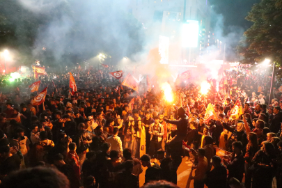 Ankara'da Galatasaray’ın 25’inci şampiyonluğu coşkuyla kutlandı / Video eklendi