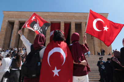 Anıtkabir'de 19 Mayıs coşkusu /Video eklendi