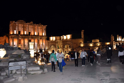 Efes Antik Kenti'nde gece müzeciliği başlıyor