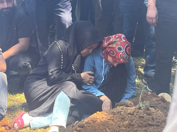 Demir salıncağın altında kalan minik Yağız, son yolculuğuna uğurlandı