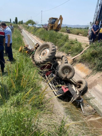 Traktör, sulama kanalına devrildi: 1 ölü