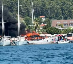 Fethiye'de marinada demirli motoryatta yangın