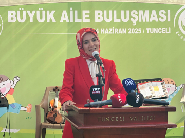 Bakan Göktaş, kadın kooperatifinde hamur açtı (4)