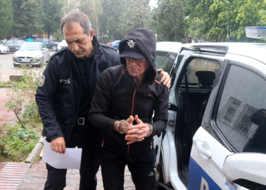 Kendisini öldürmeye çalışan komşusuna ilk davadan ceza çıkmadı; tepki gösterdi