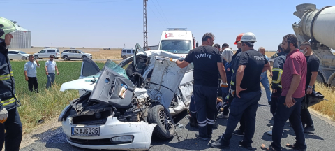 Mardin'de TIR ile otomobil çarpıştı: 2 ölü, 1 ağır yaralı (2)