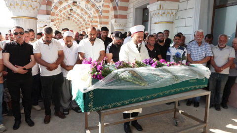 İstanbul- Eski nişanlısı tarafından öldürülen 5,5 aylık hamile Oya'nın cenazesi defnedildi / Metin eklendi