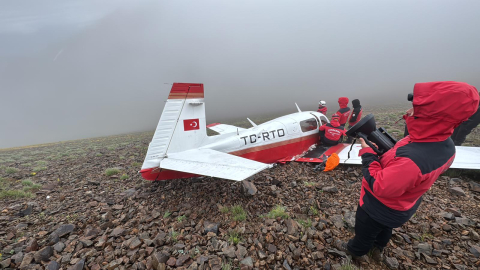 Dünya turuna çıkan pilotun tek motorlu uçağı düştü; pilot öldü, kadın yolcuya sağ ulaşıldı / Ek fotoğraflar