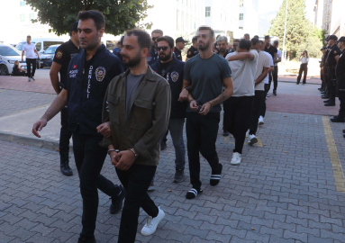 Denizli merkezli 6 ilde örgütlü eskort dolandırıcılığına 22 gözaltı
