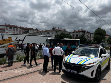 Kayseri'de TIR, otomobil ve otobüs çarpıştı: 8 yaralı