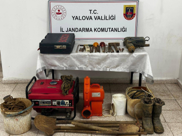 Ormanda kaçak kazı yapan 3 şüpheli suçüstü yakalandı
