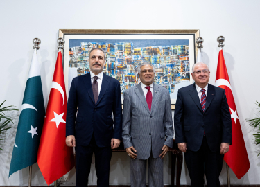Bakan Fidan ve Bakan Güler, Pakistan Dışişleri Bakanı Ishaq Dar ile görüştü