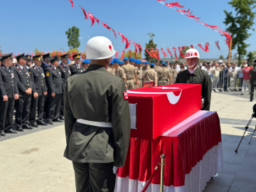 Şehit er, memleketi Giresun'da son yolcuğuna uğurlandı