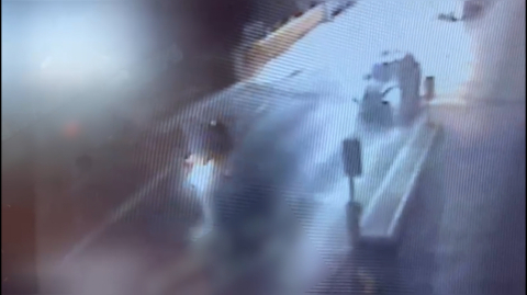 İstanbul - Sarıyer’de motosikletli saldırganların otoparka silahlı saldırı düzenlediği anlar kamerada