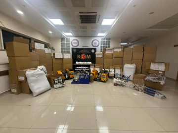 Manisa'da kaçak tütün operasyonu