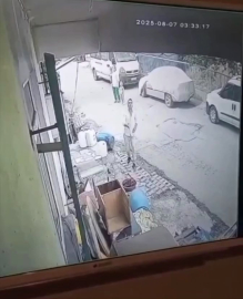 İstanbul - Başakşehir’de baba ve oğlu, izinsiz alınan bidon nedeniyle 58 yaşındaki kadını darbetti / Ek bilgi - Ek görüntü