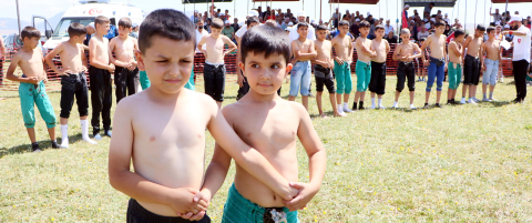 Pehlivanlar Erzurum Ovası’nda peşrev çekti
