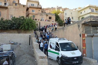 Mardin’de aynı gün evlerinde ölü bulunan 3 kadın, toprağa verildi