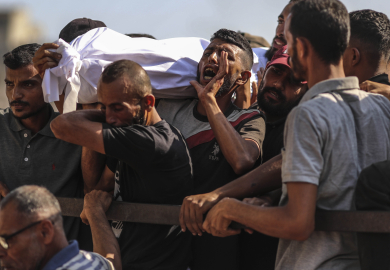 Gazze'de hayatını kaybedenlerin sayısı 63 bini aştı