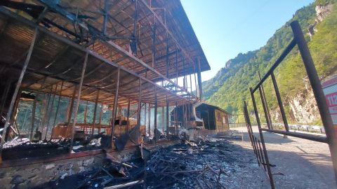 Giresun'da sosyal tesislerde yangın; restoran ile kafe yandı/Ek fotoğraflar