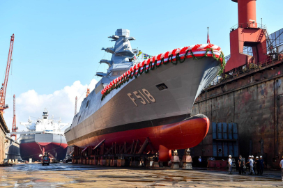 Yalova’da inşası tamamlanan TCG İçel denize indirildi (2)