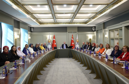 Cumhurbaşkanı Erdoğan, AK Parti'li kadın belediye başkanlarını kabul etti