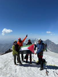 Kazbek Dağı'na tırmanan Rizeli dağcılardan Filistin'e destek