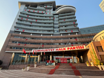 CHP'de MYK olağanüstü toplandı