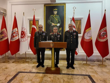 Genelkurmay Başkanı Bayraktaroğlu ile beraberindeki heyet KKTC’ye ziyarette bulundu
