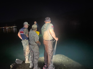 Fırat Nehri’ne girip, boğuldu