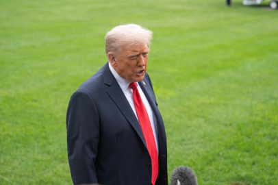 Trump’tan yabancı şirketlere Amerikalı işçileri istihdam etme çağrısı