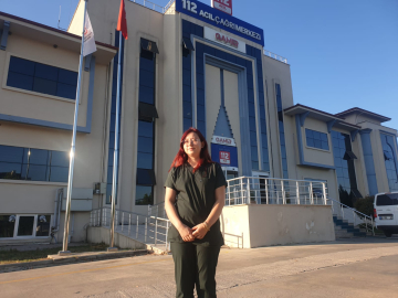 112 hekimi telefonla yönlendirdi, Heimlich ve kalp masajı yaptırdı; hastanede kurtarılamadı